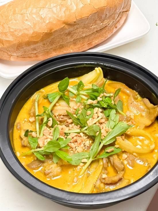 Wild boar in curry sauce ( Heo Rừng Xào Lăn).