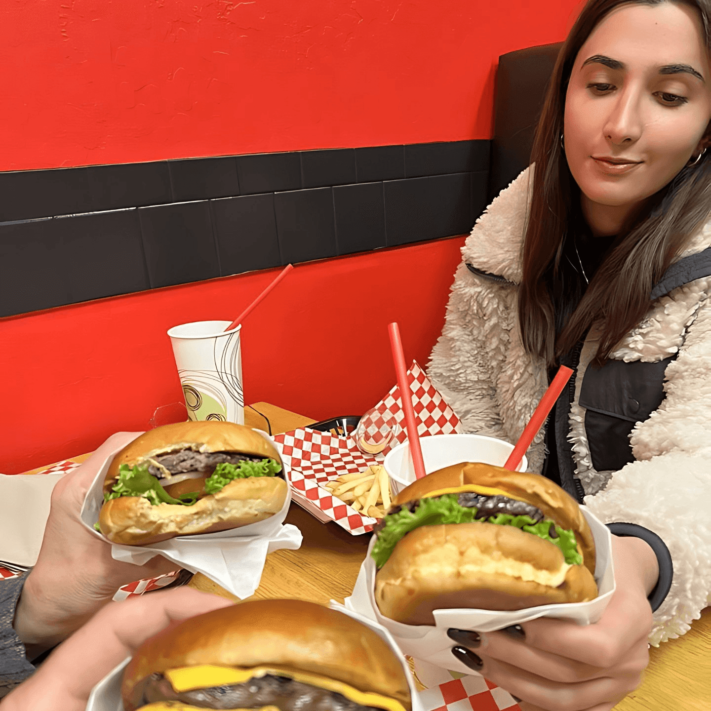 Happy Hour Vibes & Tasty Deals