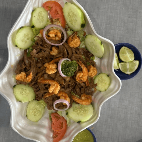 Botanas De Carne Y Camarones.