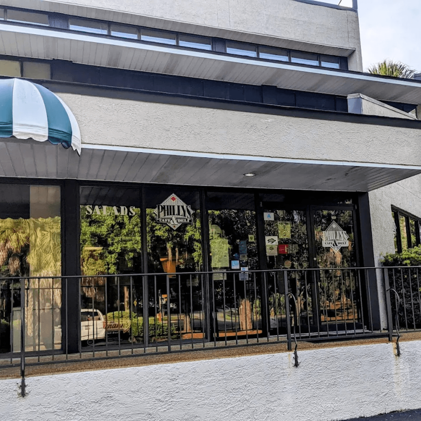 Welcome to Philly’s Cafe & Deli