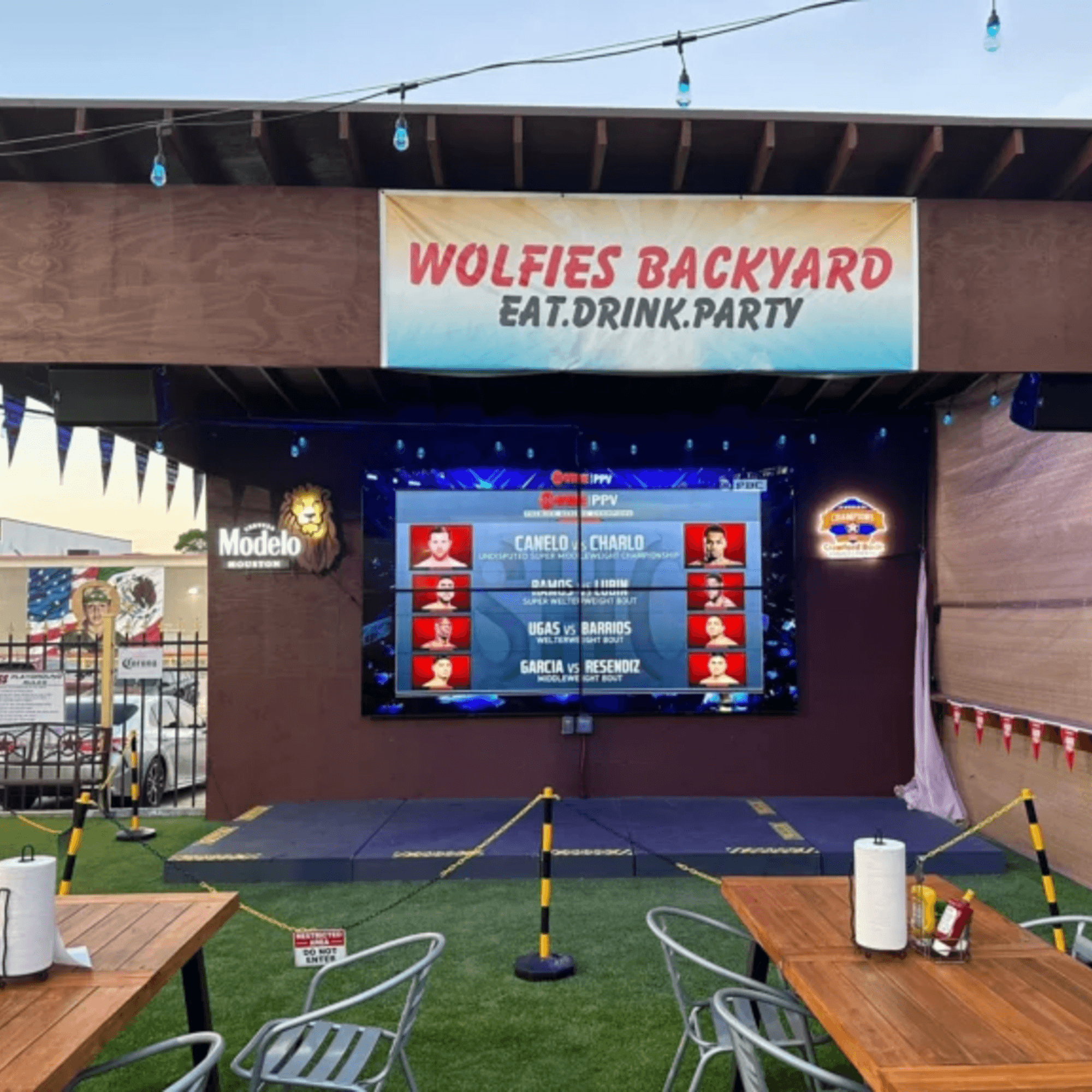 Wolfies Restaurant and Sports Bar gallery image #1