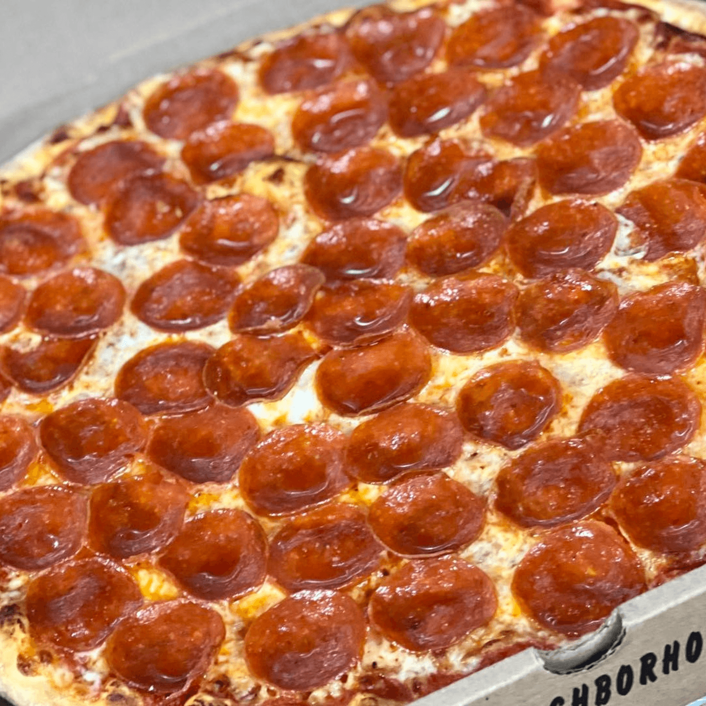 Savor a Classic Pepperoni Pizza!