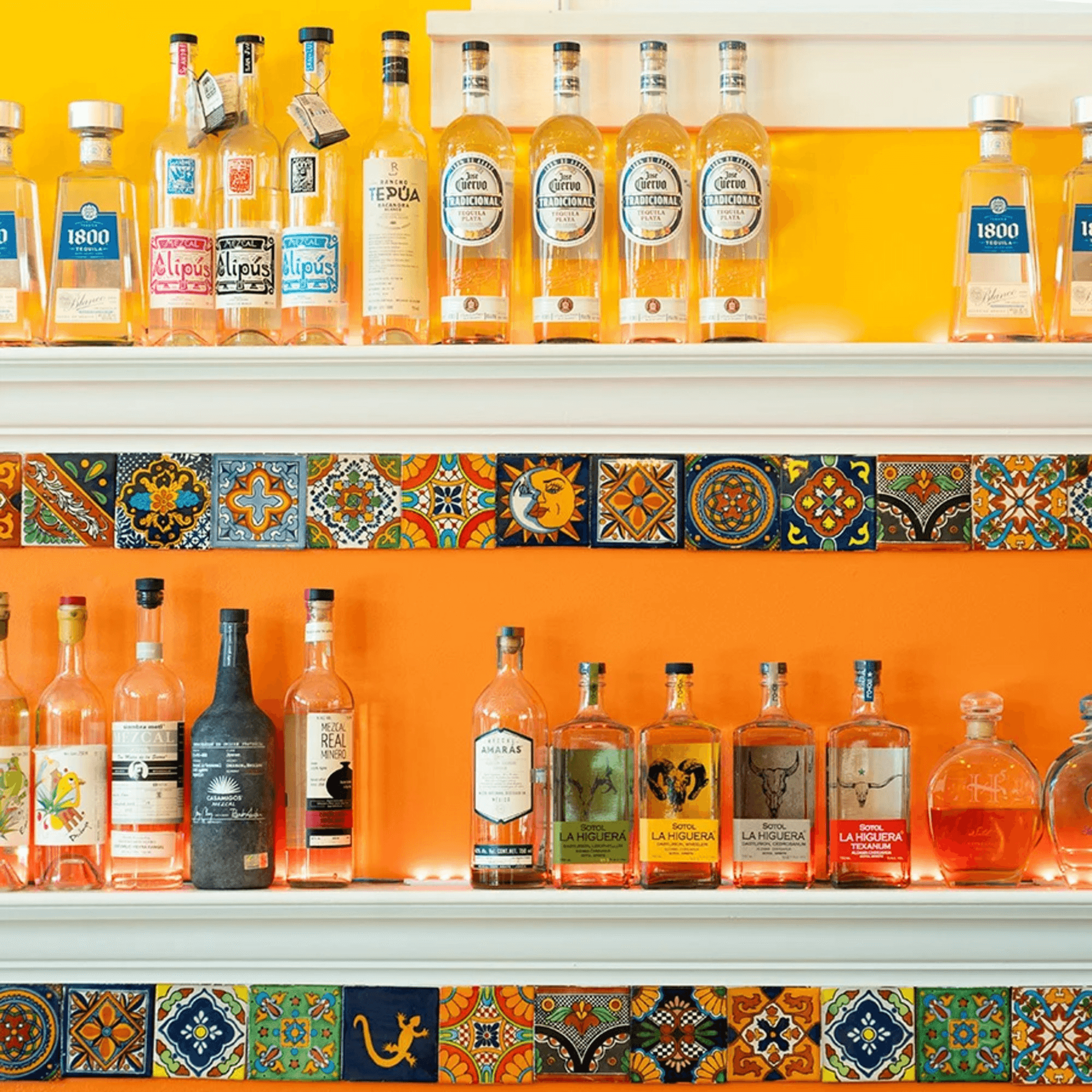 El Gato Negro gallery image #2