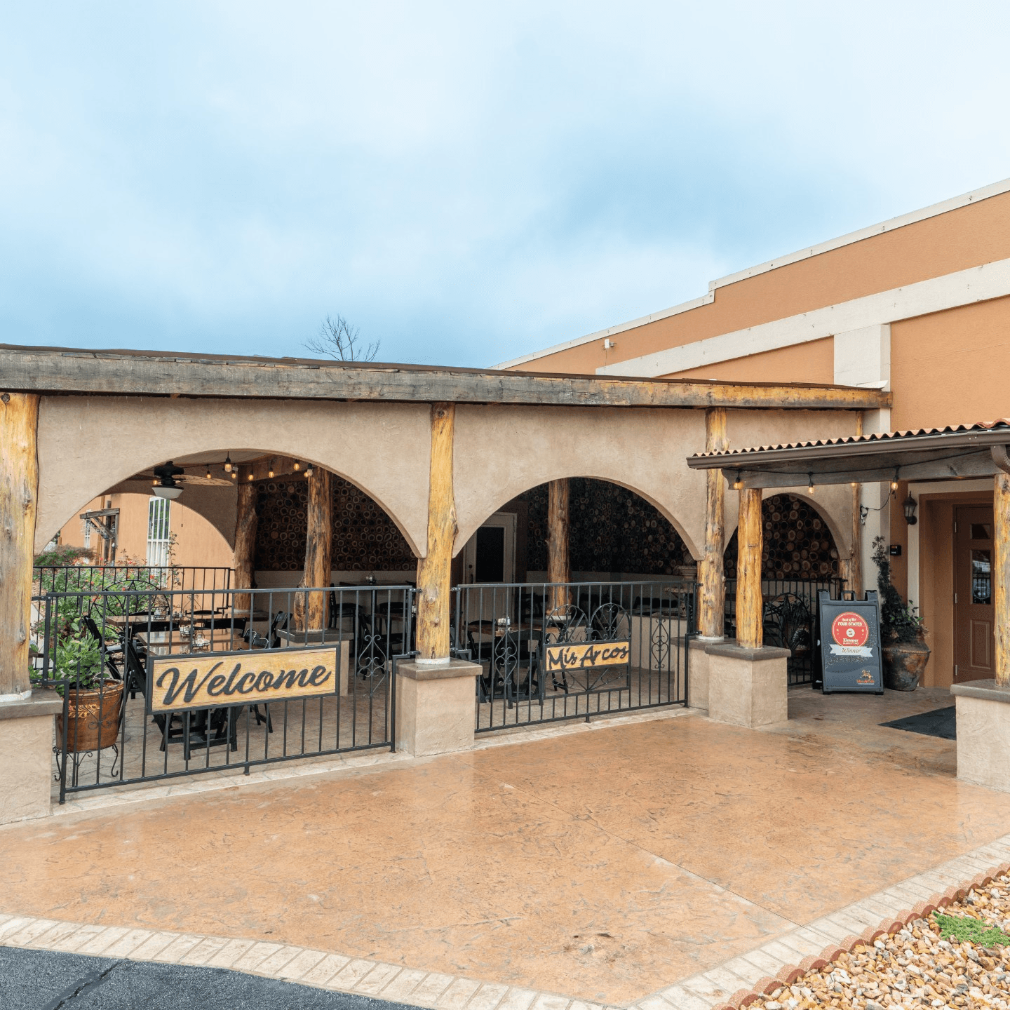 Welcome to Mis Arcos Mexican Restaurant