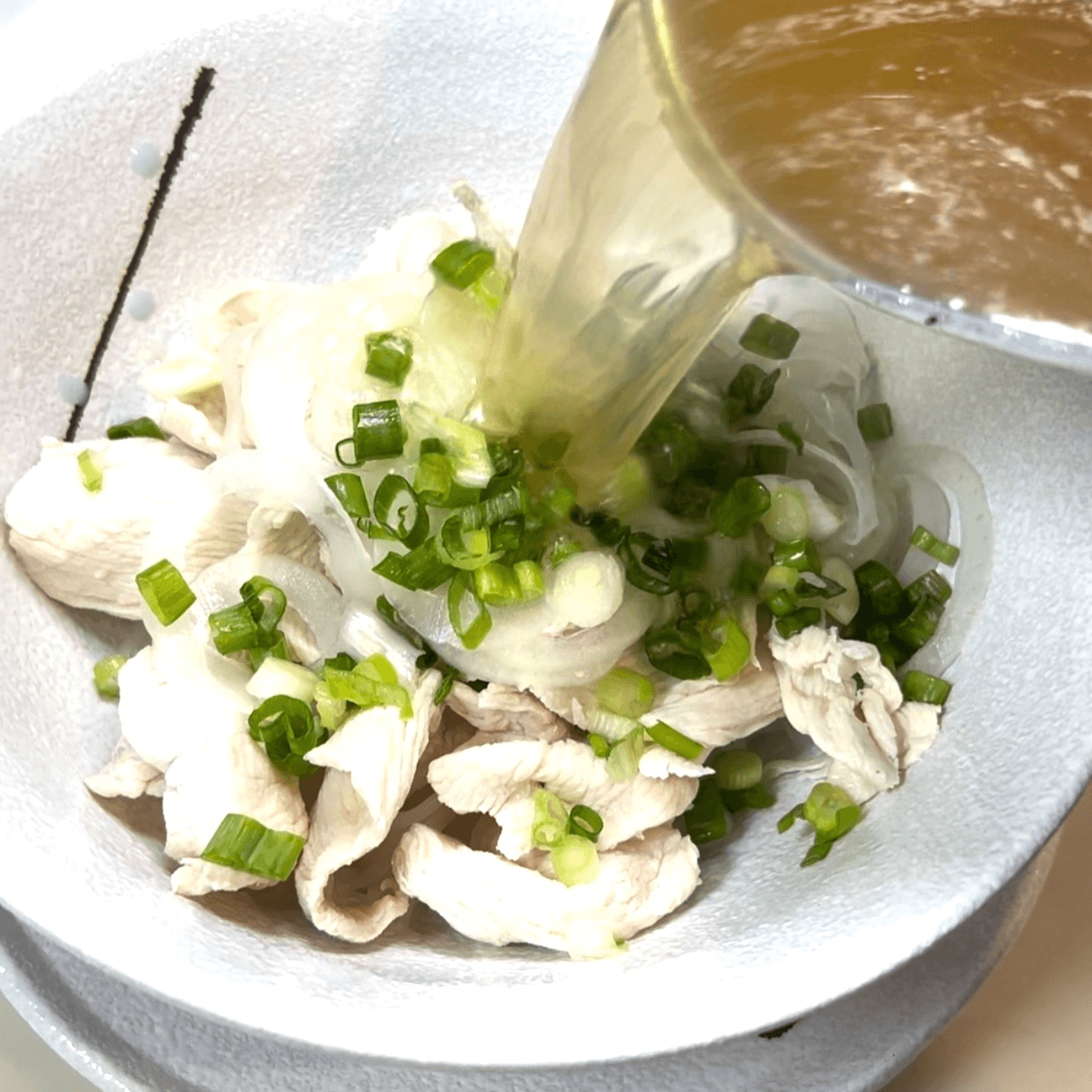 P06. PHO Chicken (White Meat).