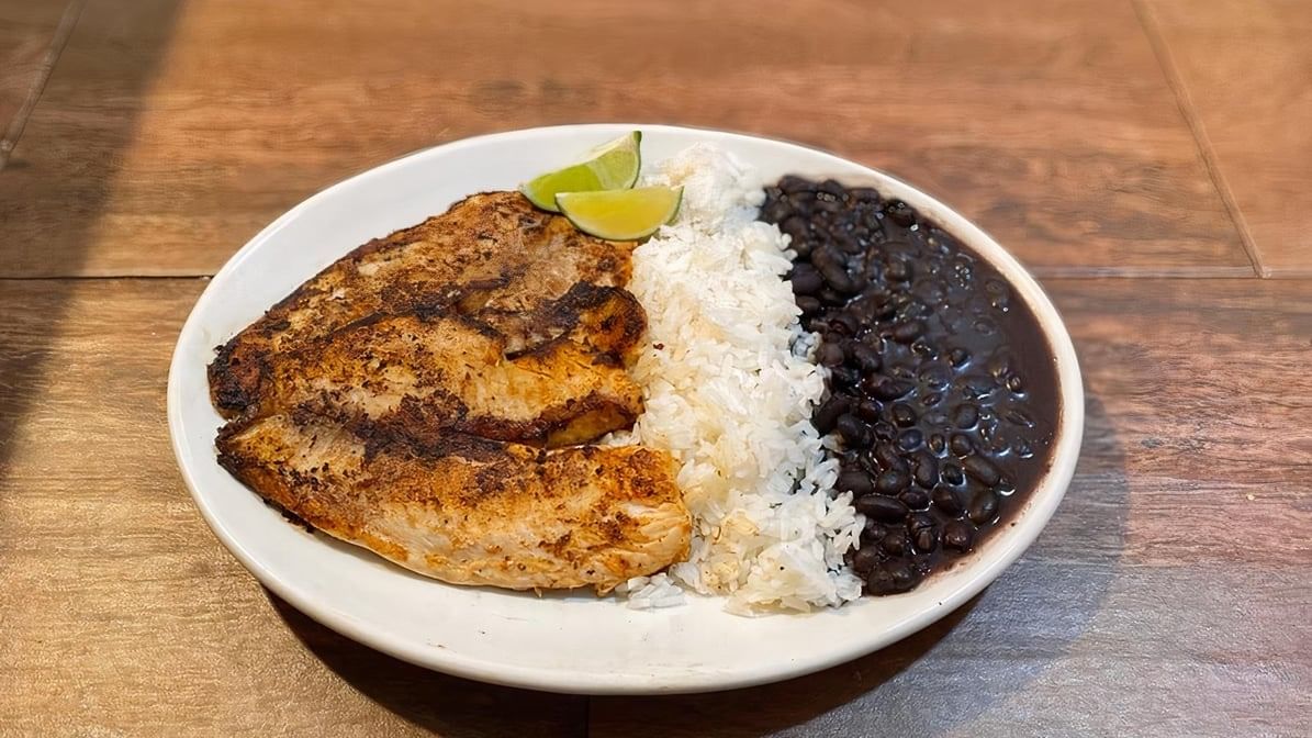 Filete De Tilapia a La Plancha / Grilled Tilapia.