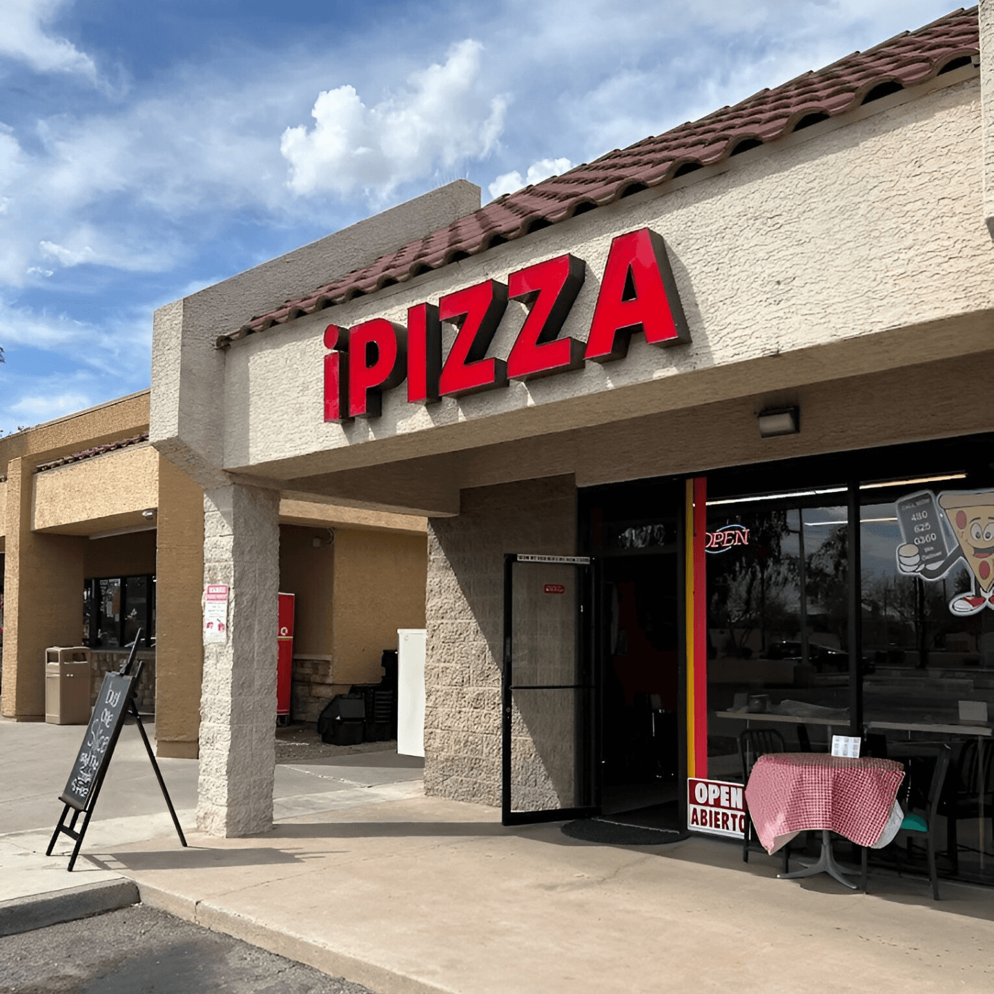 Welcome to IPIZZA ("Eye-Pizza") Restaurant