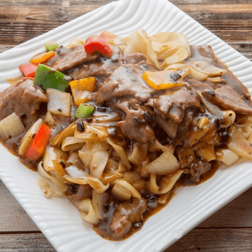 N03 Beef/Chicken Chow Fun with Black Bean Sauce 豉椒牛河/雞河 