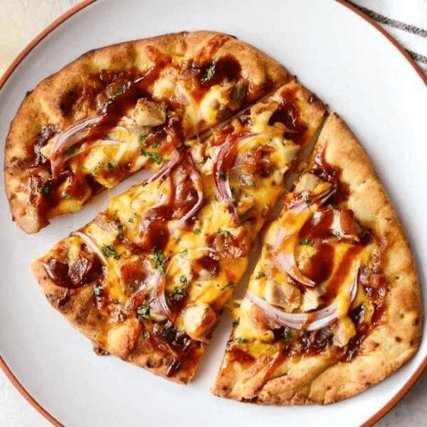 Naanizza (Naan Pizza).
