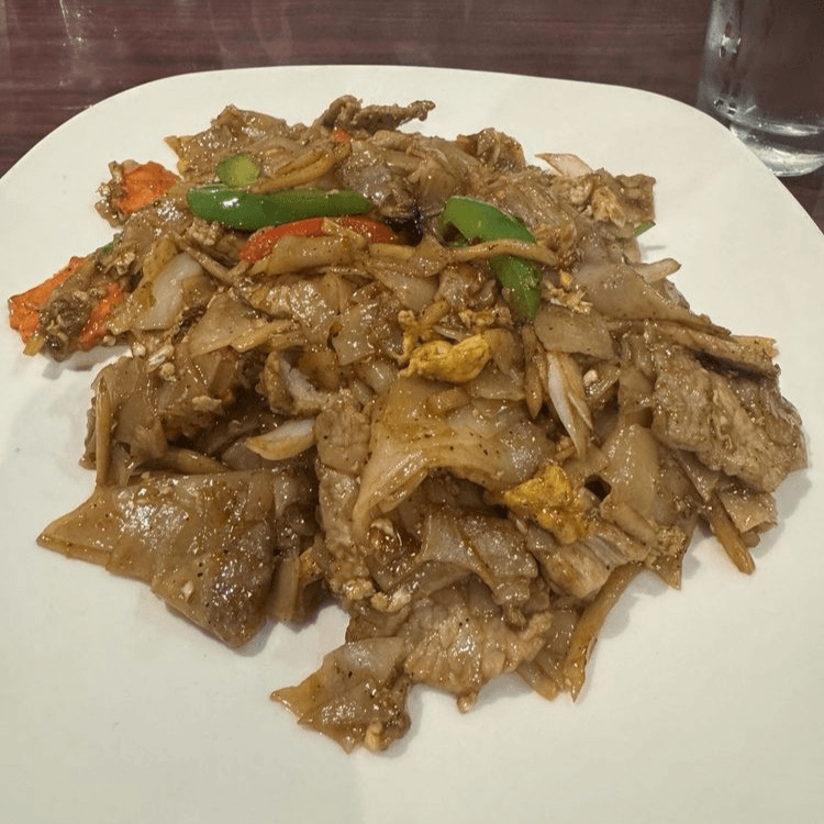 Pad Kee Mao (Drunken Noodles).