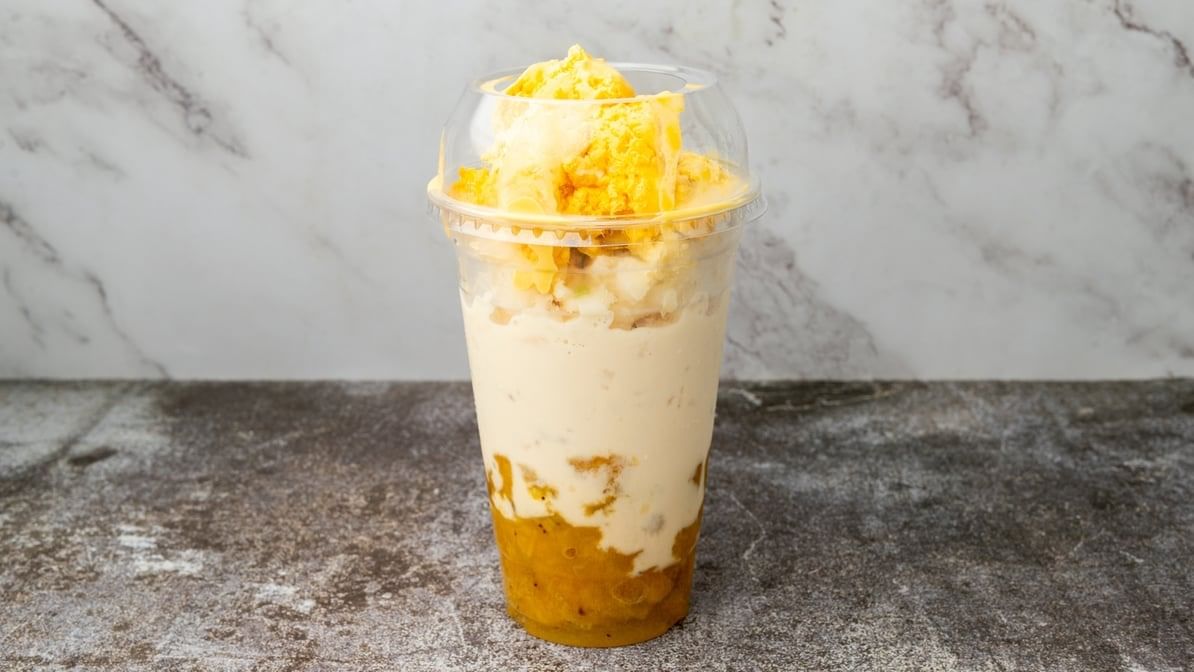 Saging Con Yelo with Ice Cream.