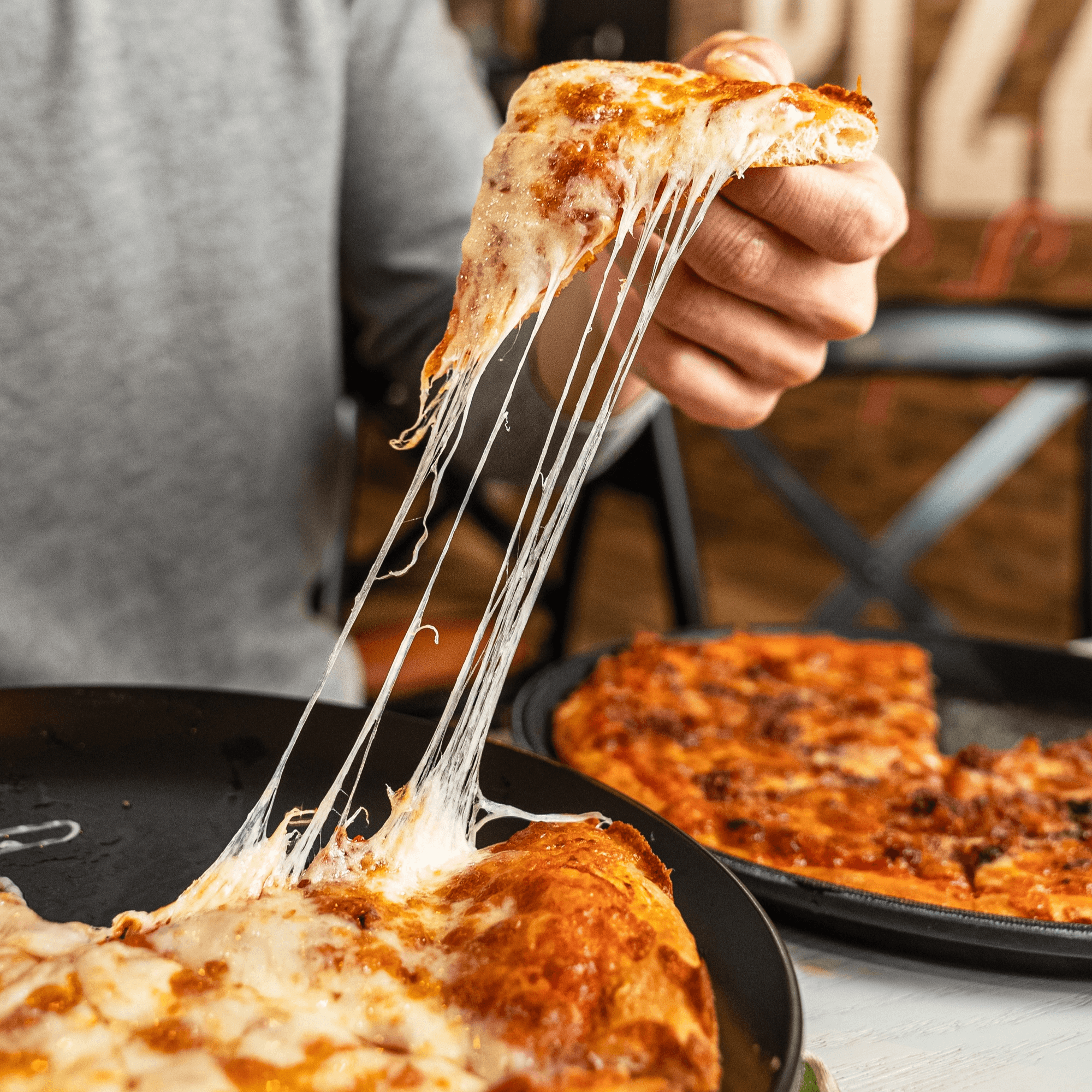 Singas Famous Pizza gallery image #3