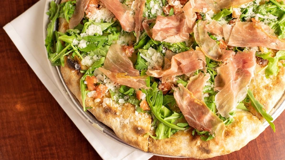 GF PROSCIUTTO ARUGULA PIZZA.