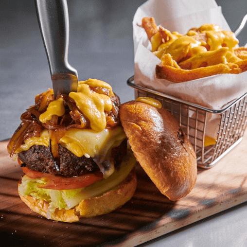 Skinos Signature Burger.