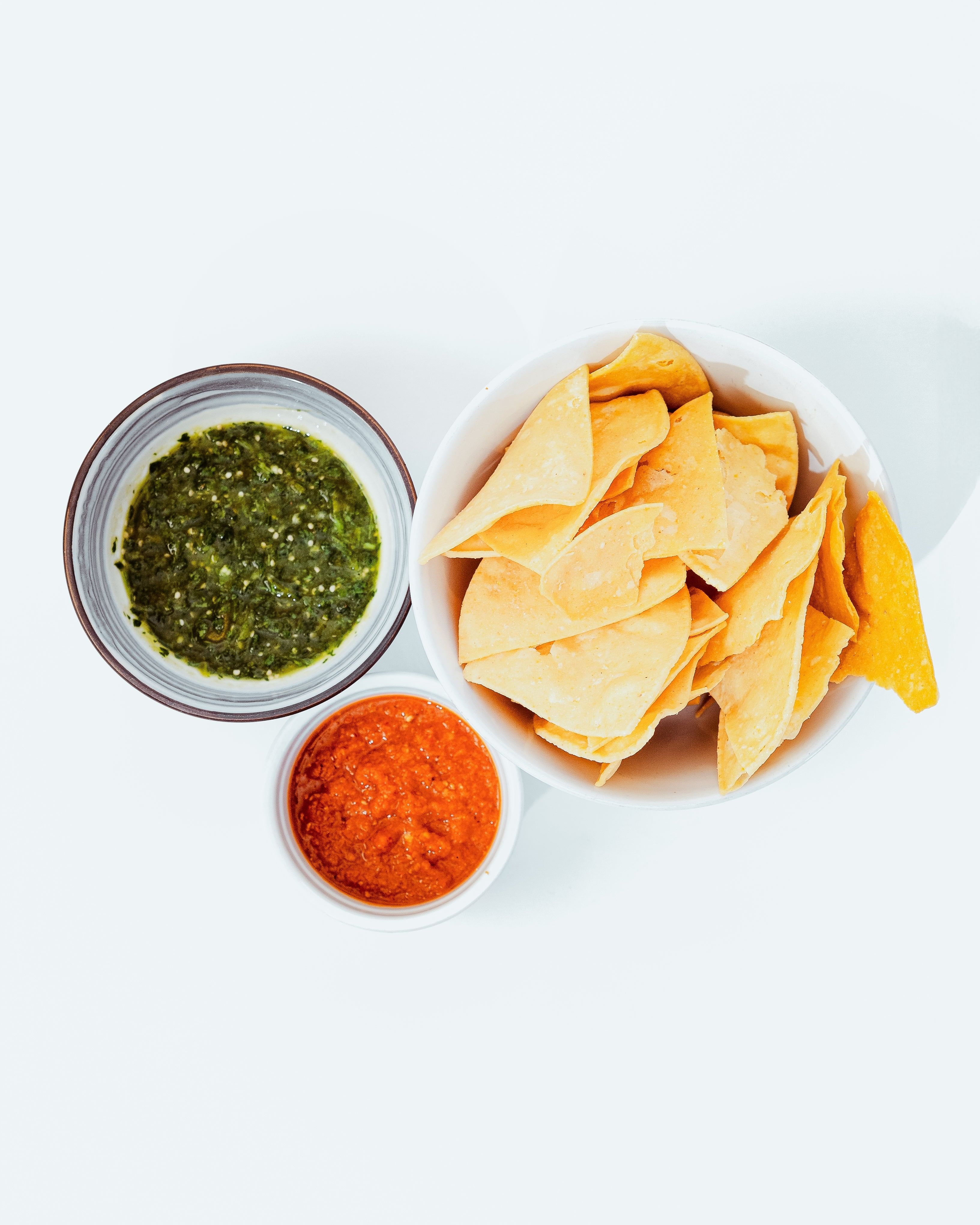 Totopos - Chips & Salsa.