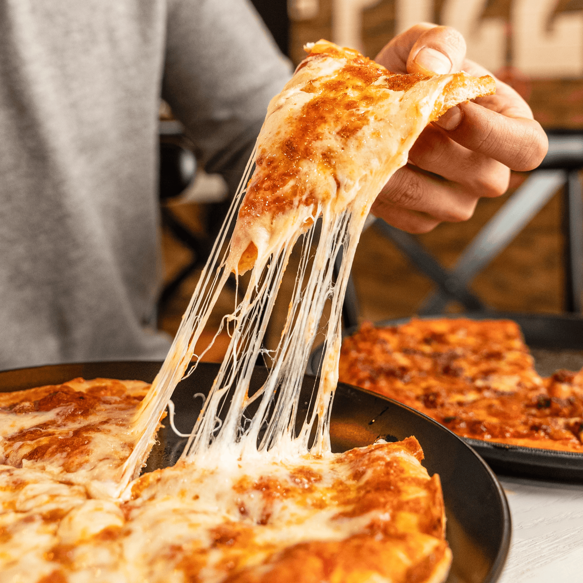 Singas Famous Pizza gallery image #3