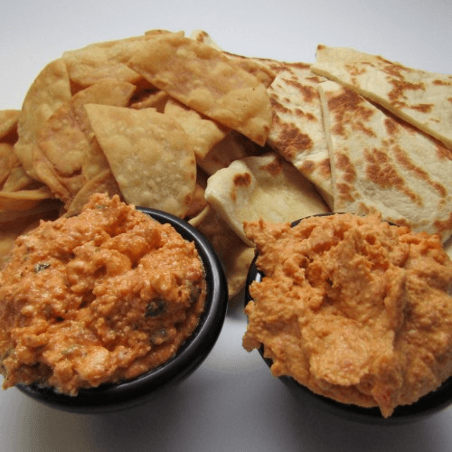 Pita Chips / Bread with Roasted Red Pepper Hummus 4 oz.