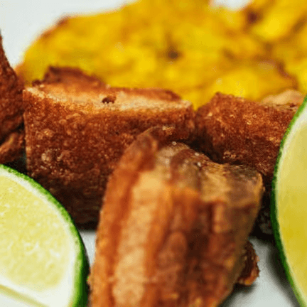 Chicharron y tostones.