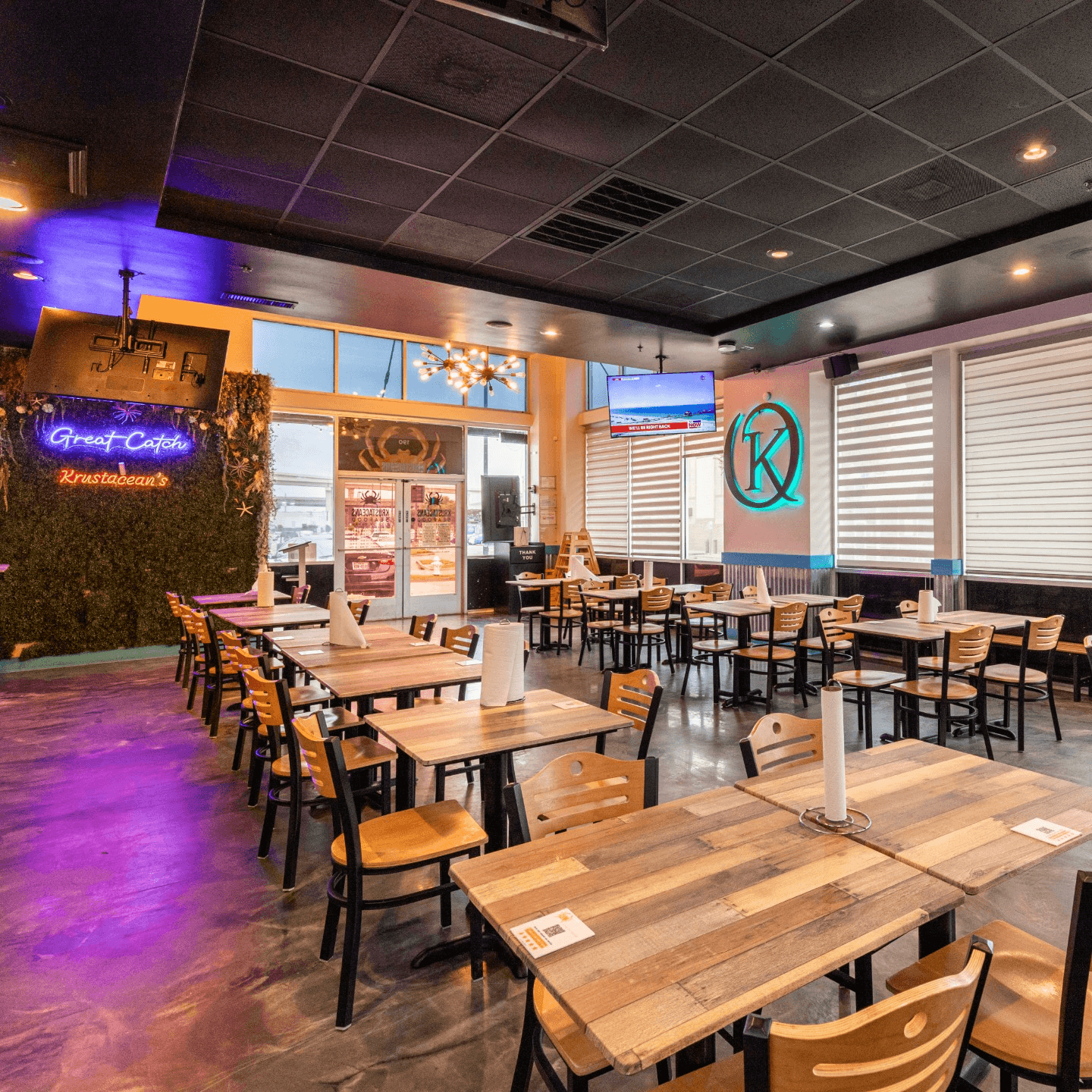 Experience Coastal Comfort in Every Bite