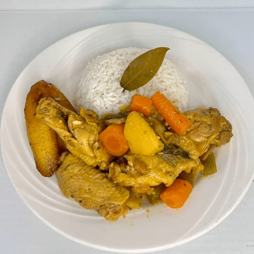 Pollo Guisado (Stewed chicken).