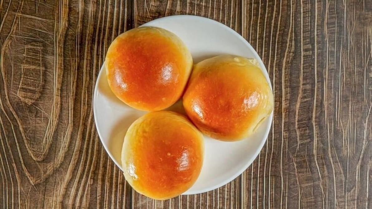 Baked BBQ Pork Bun / 蜜汁焗叉燒包.