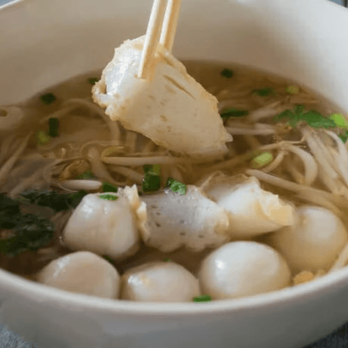 E16. Thai Noodle Soup.