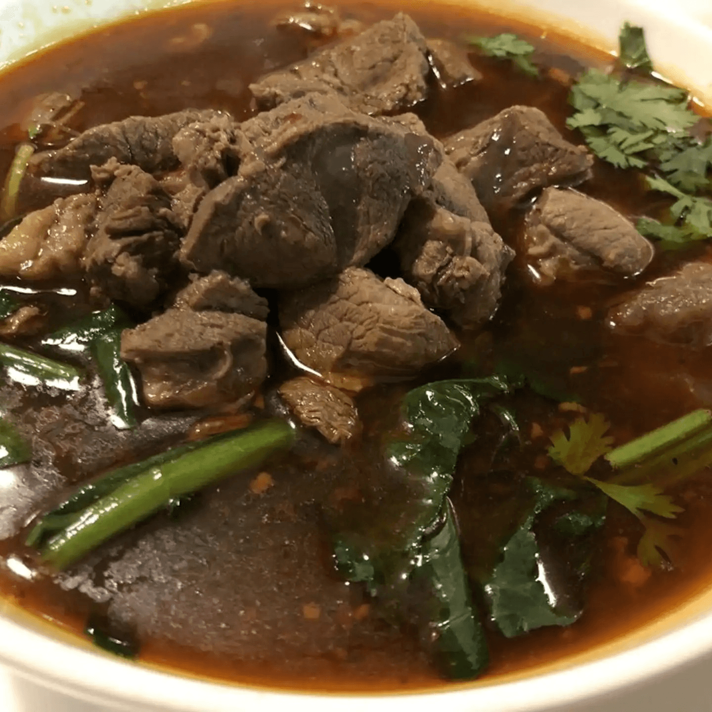 川味牛肉面 Sichuan Beef Noodle Soup.