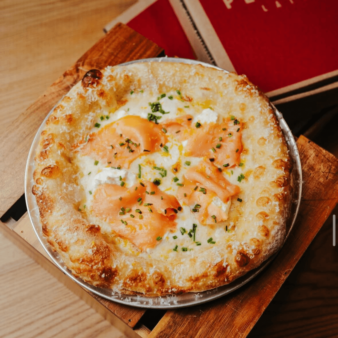 SMOKED SALMON PIZZA.