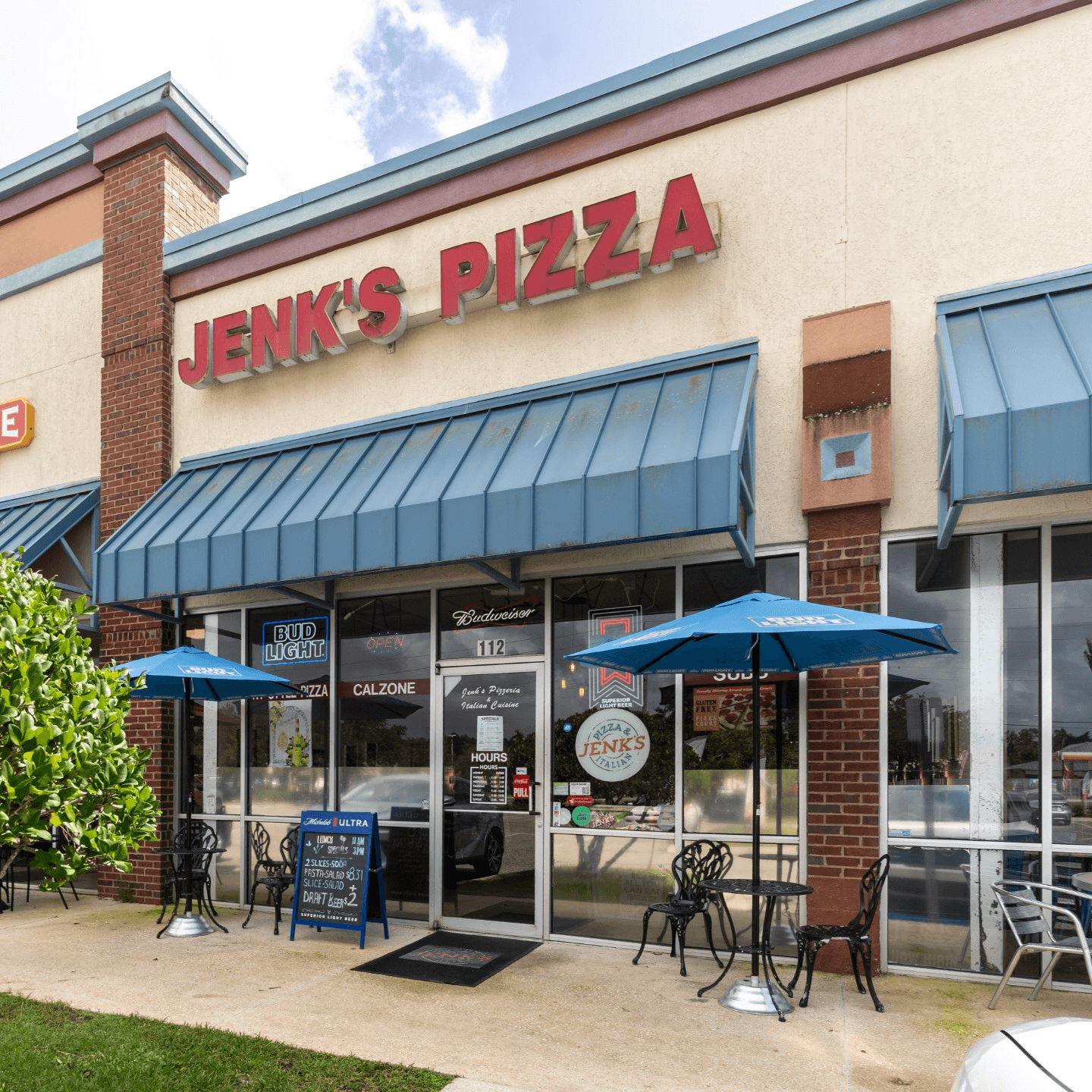 Where St. Johns Gathers for Pizza & More