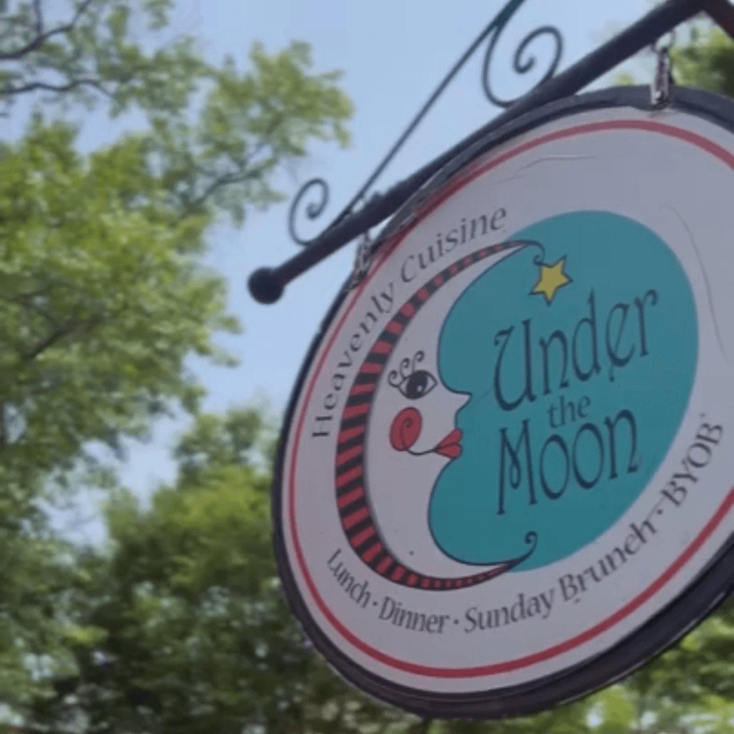 Welcome to Under the Moon - Bordentown