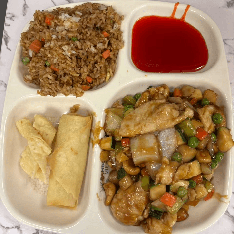(L11) Cashew Chicken.