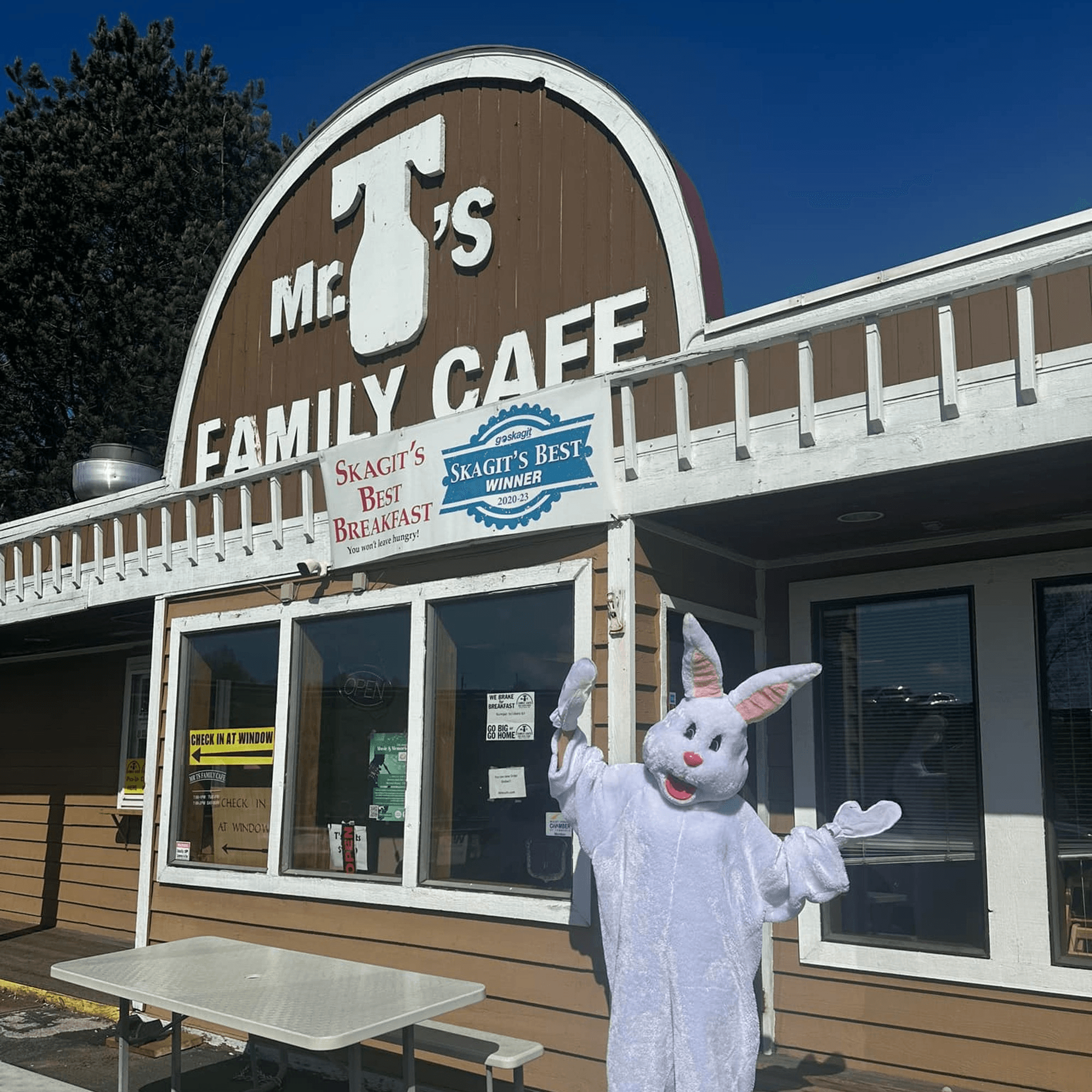 Mr T's Family Cafe gallery image #1