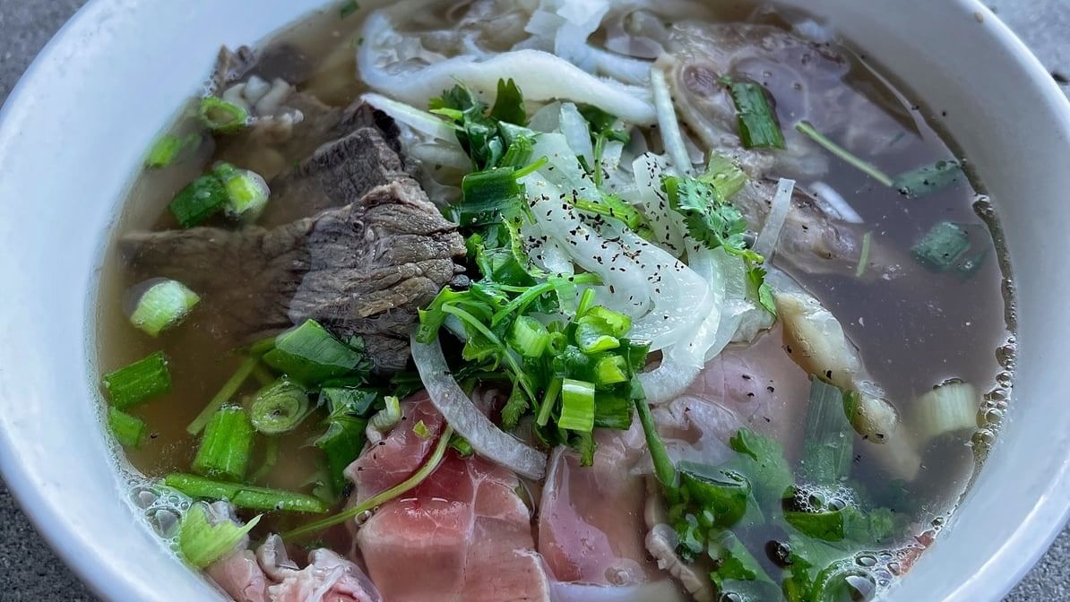 14. House Special Phở.