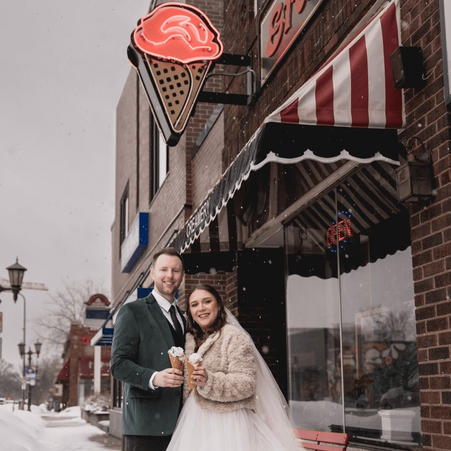 Share Your Wedding Photo With Us! 