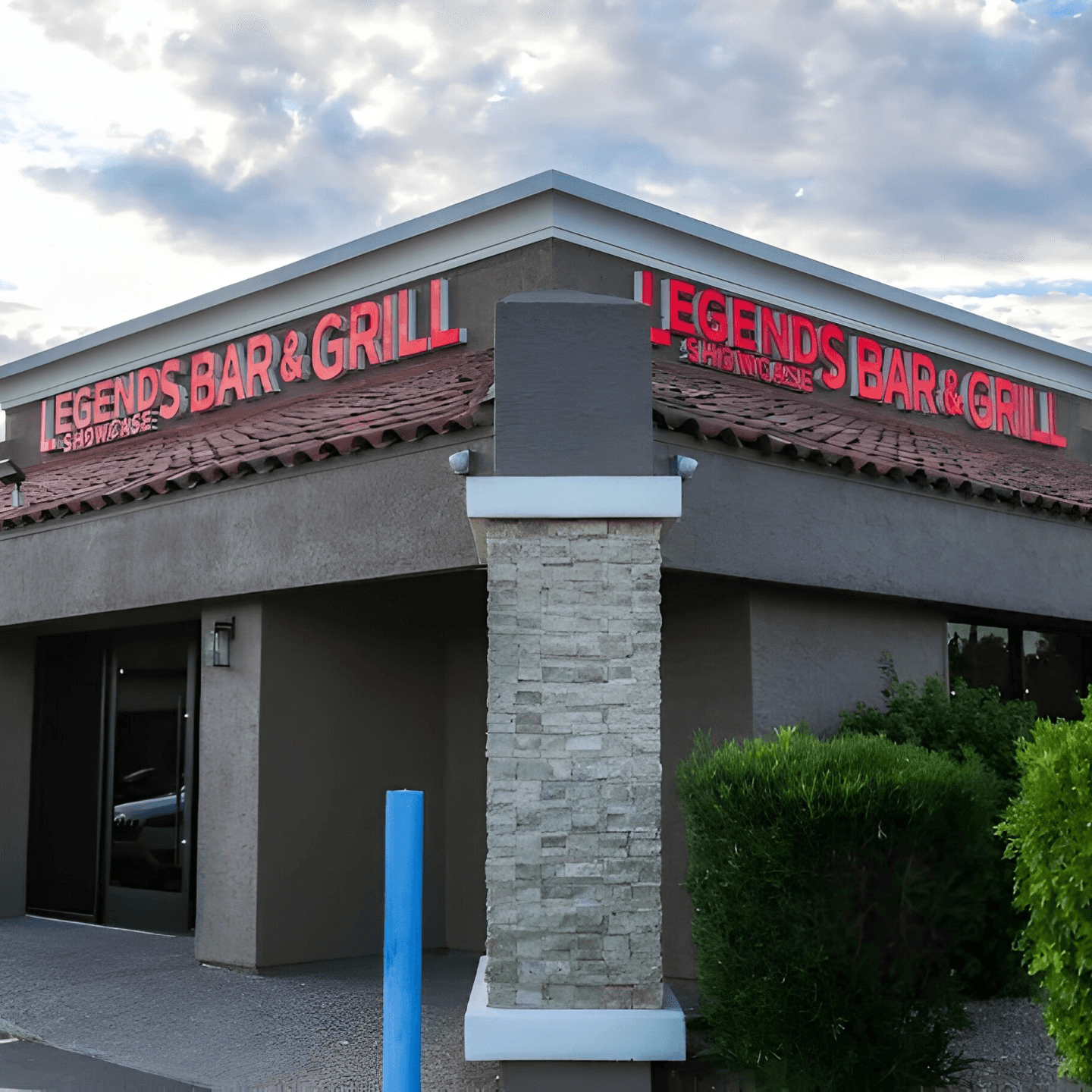 Welcome to Legends Showcase Bar & Grill