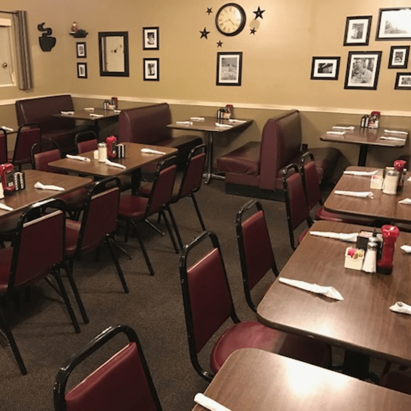 Your Cozy Spot for Great Food and Good Company