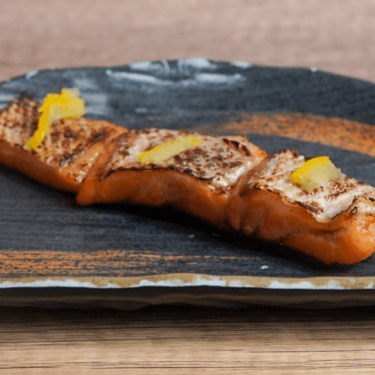 Fatty Salmon Yuzu Yu-An Flavor Skewer　鮭はらす柚庵串.