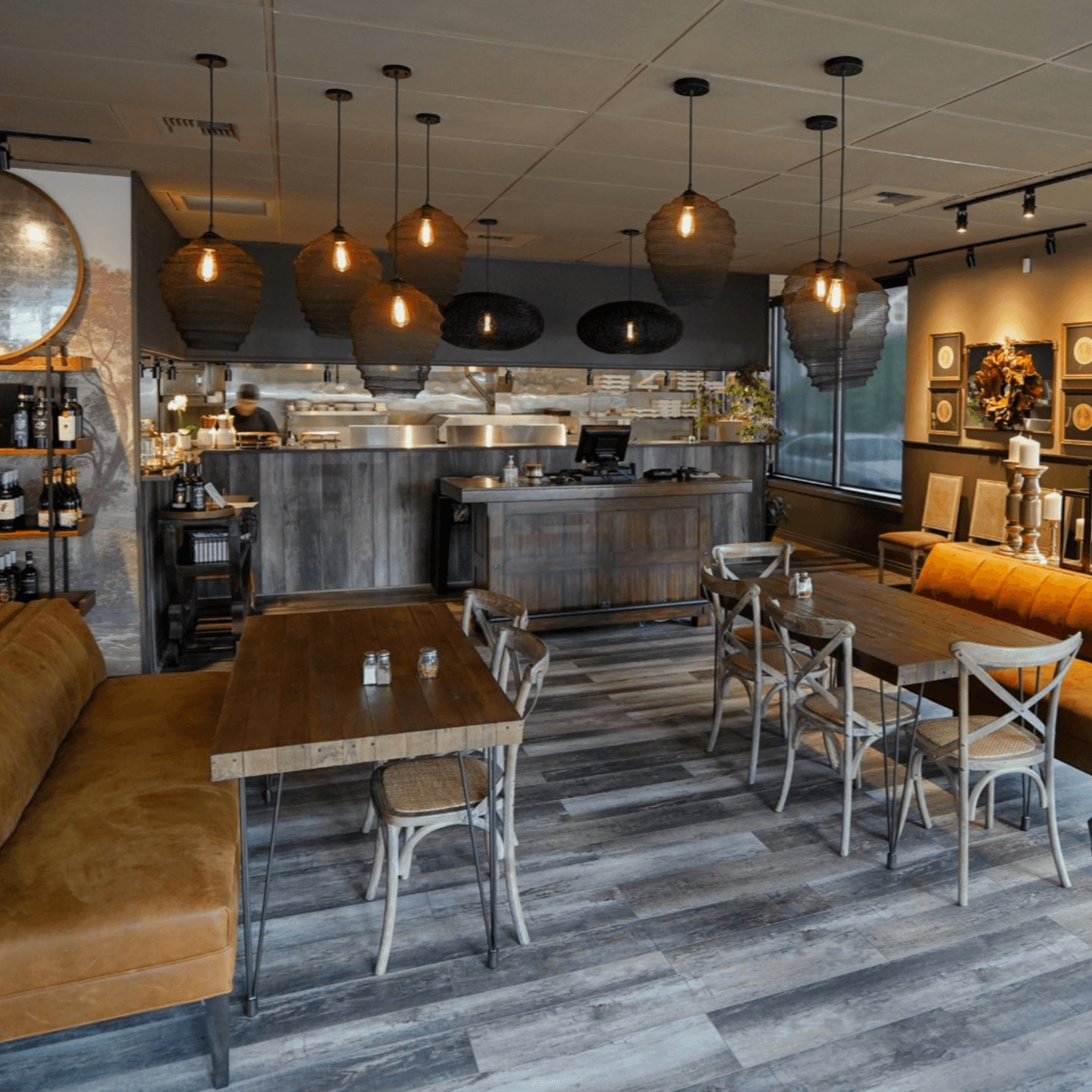 A Stylish Space for Every Occasion 🍷