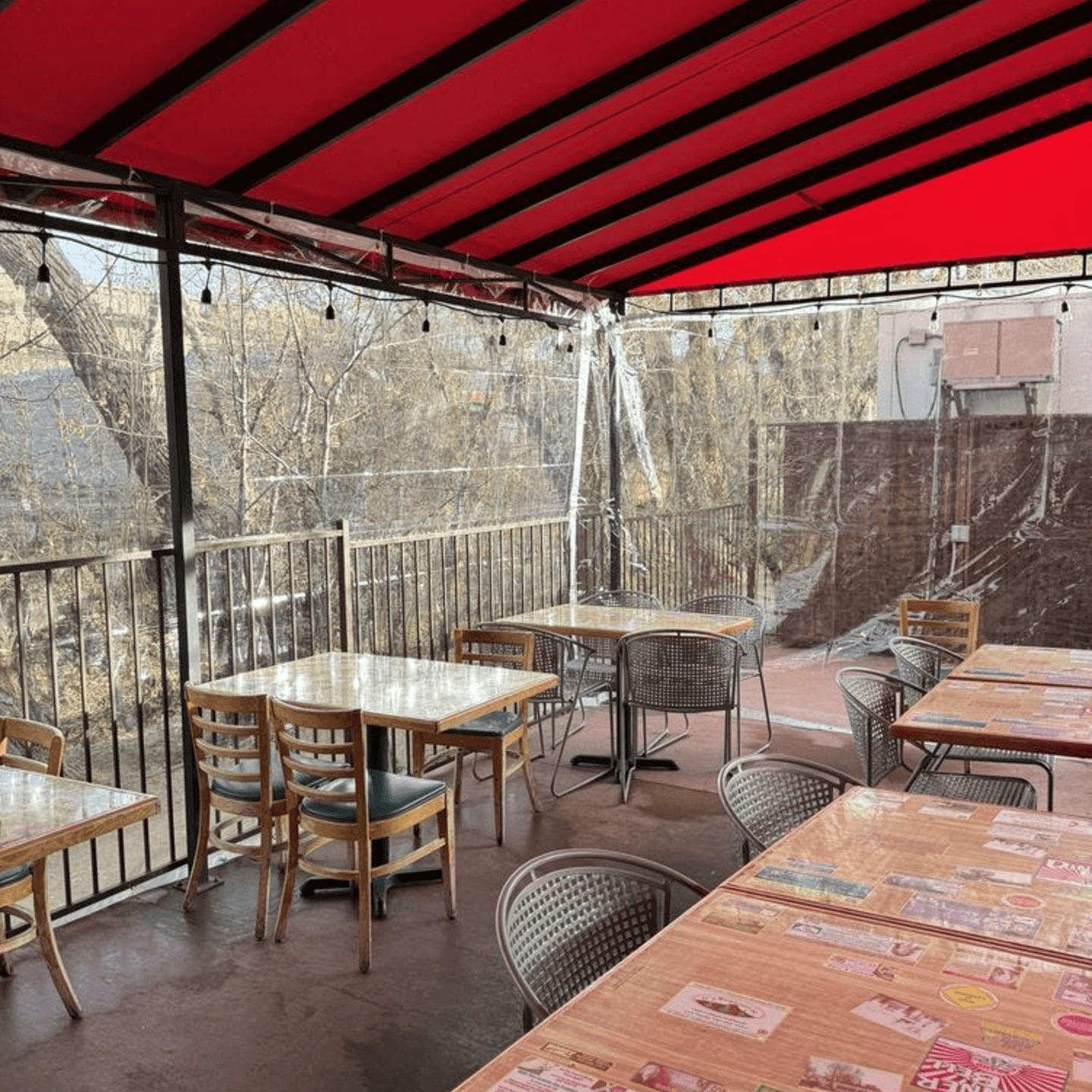 Enjoy a Relaxing Meal on Our Pet-Friendly Patio 🐶