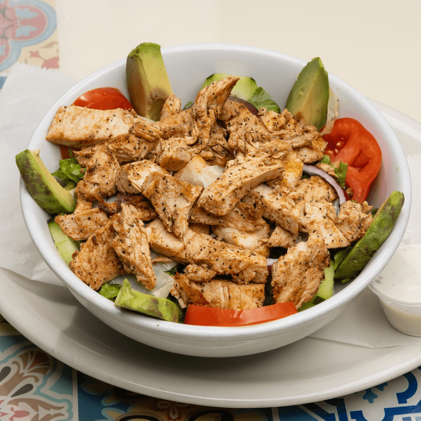 Ensalada De Aguacate Y Pollo / Avocado & Chicken Salad.