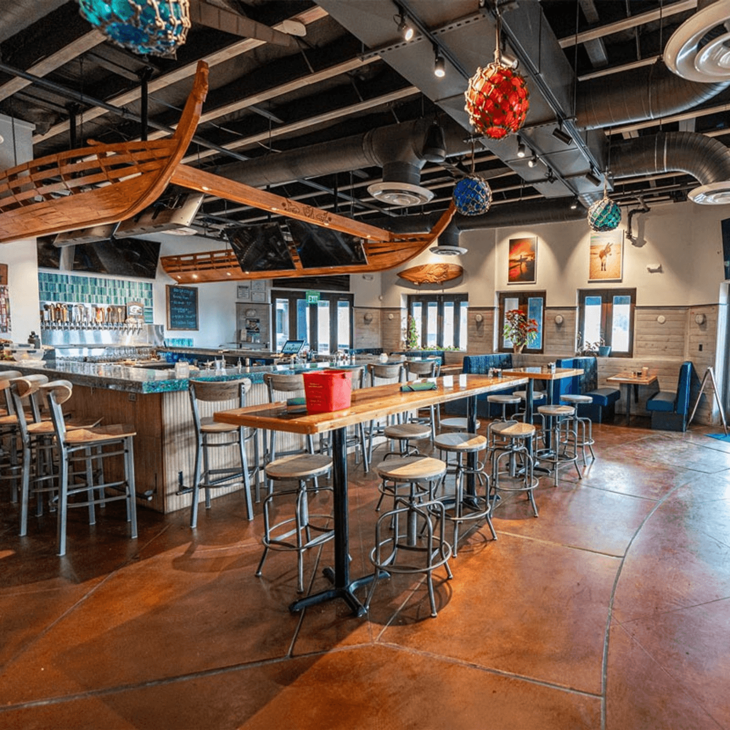  Explore Our Main Dining