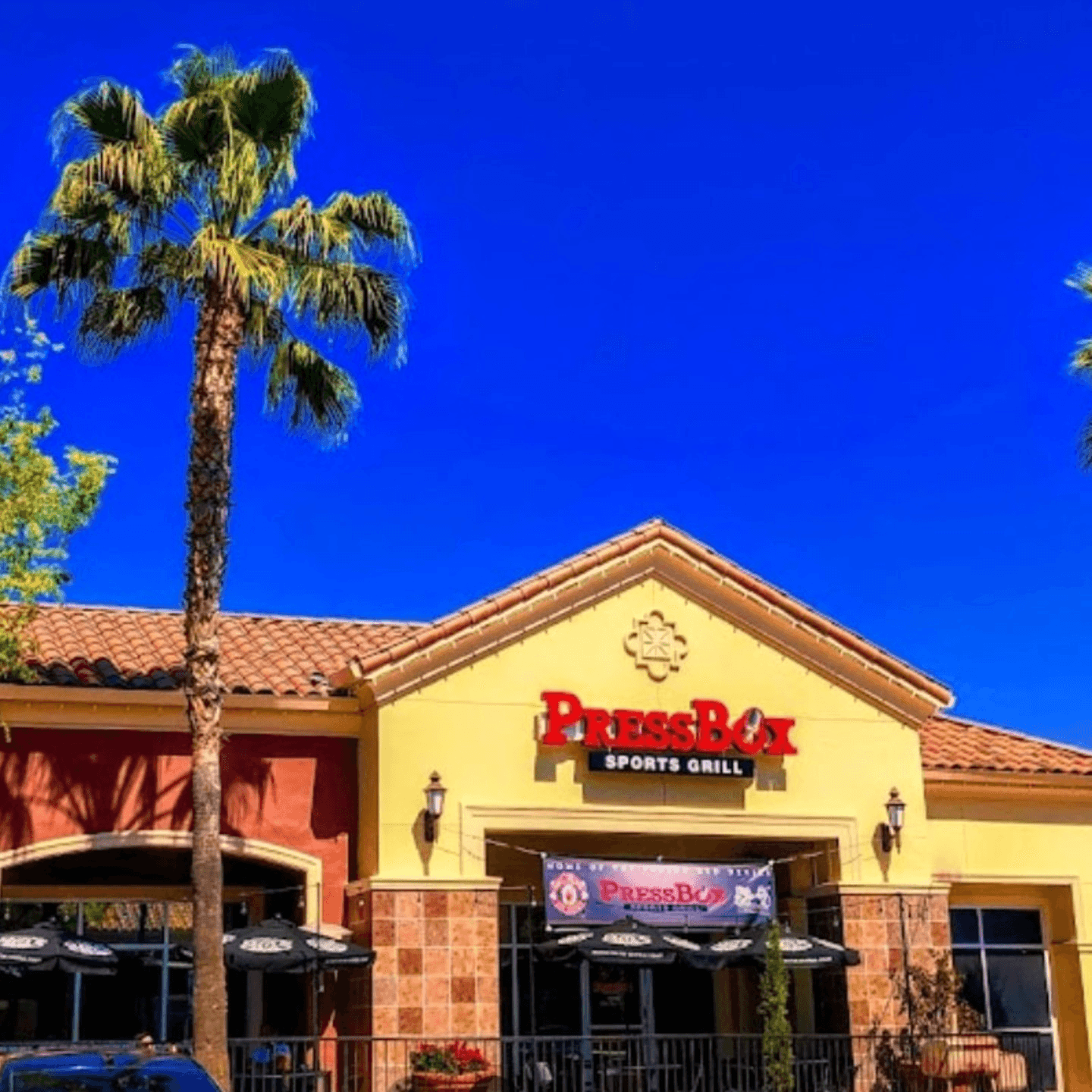 Welcome to Press Box Sports Grill - NE Fresno