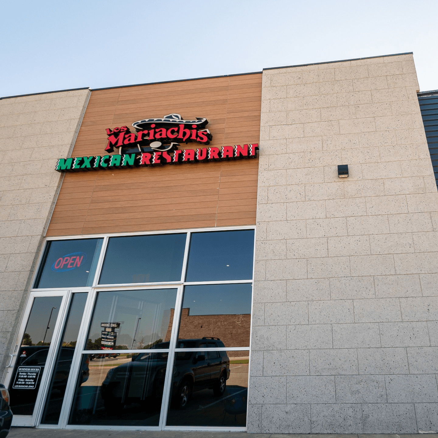 Welcome to Los Mariachis Restaurant