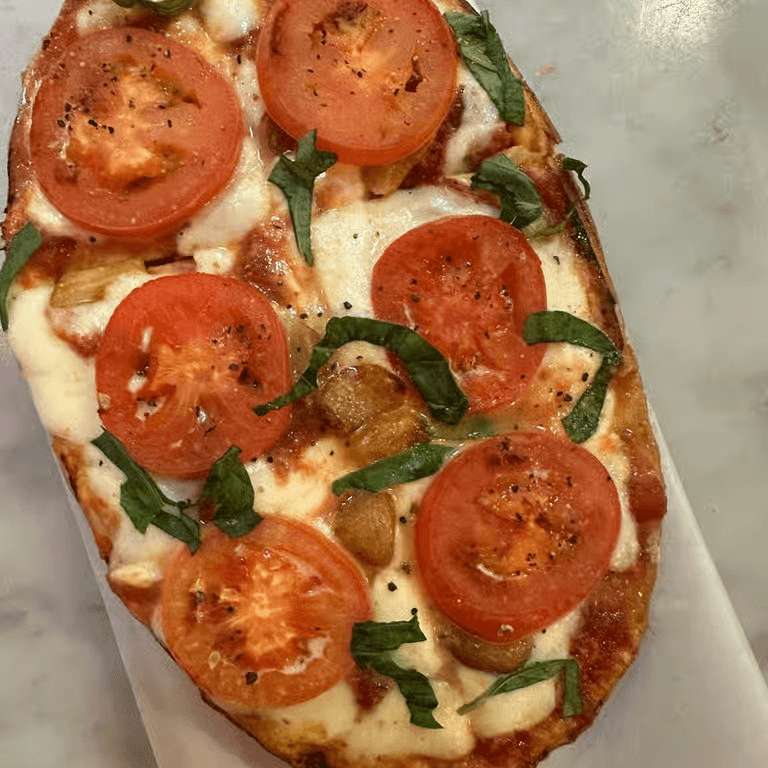 Margherita pizzette.