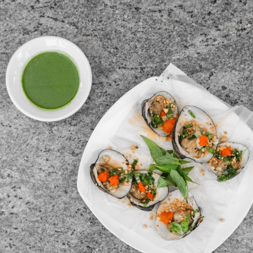 6. Clam Nuong Mo Hanh / Live Clam Grilled Onions. & Peanuts.