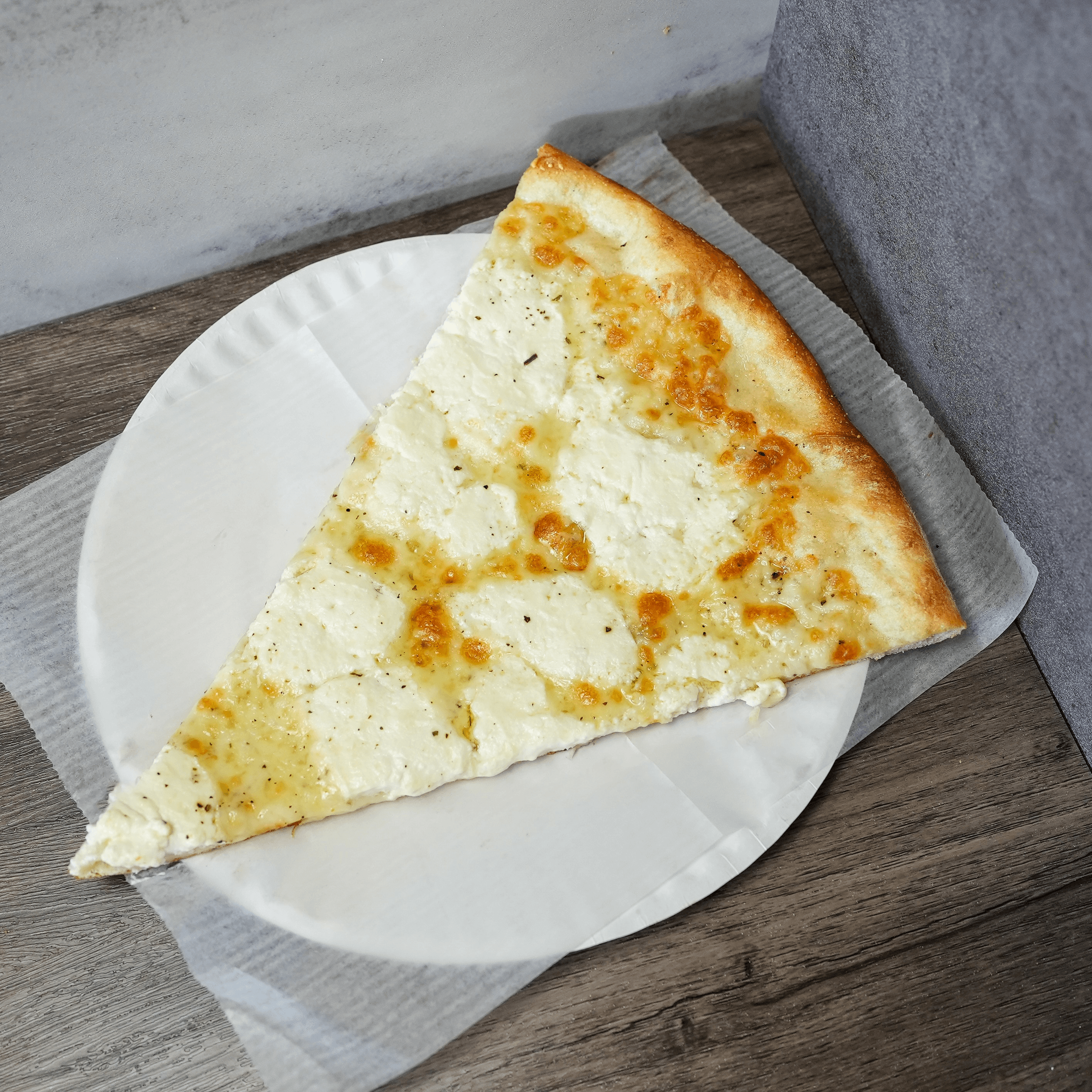 White NY Style Thin Crust Pizza (Large (8 Slices)).
