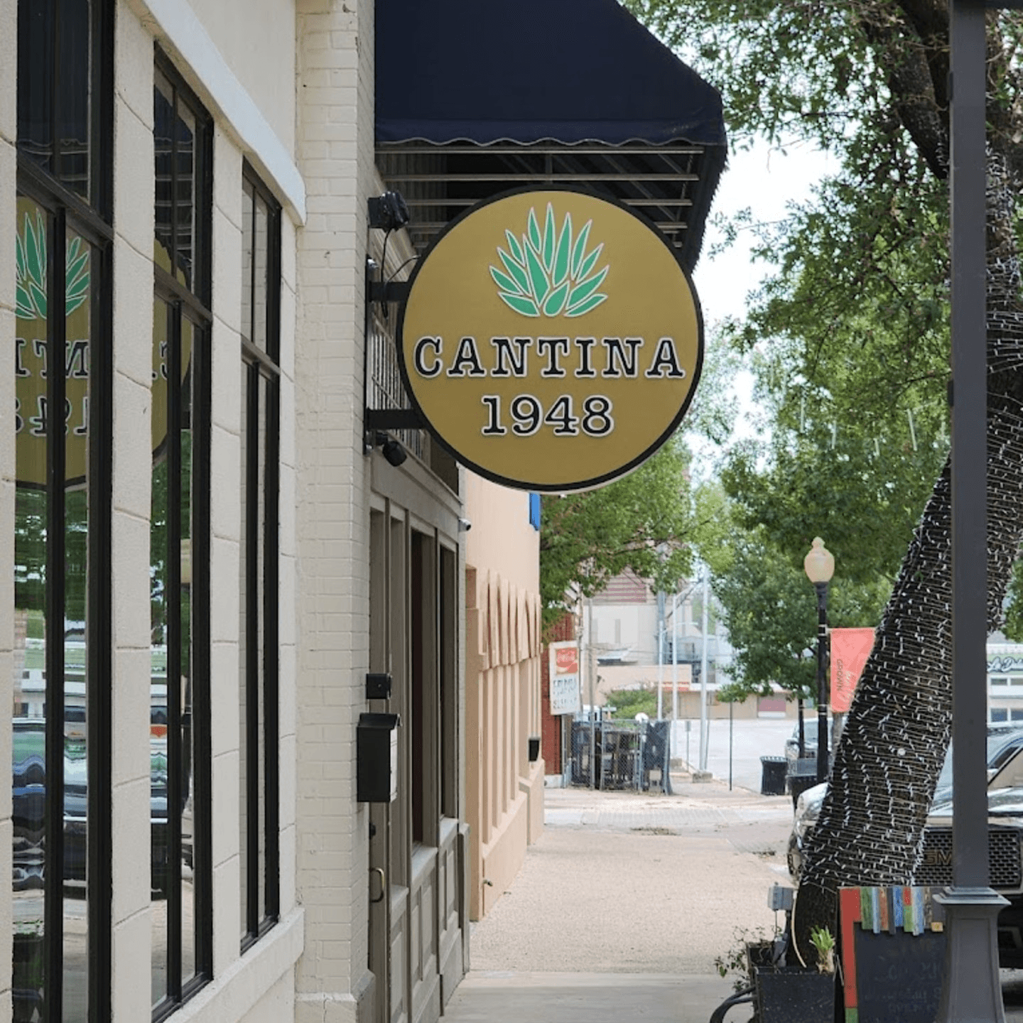 Welcome to Cantina 1948