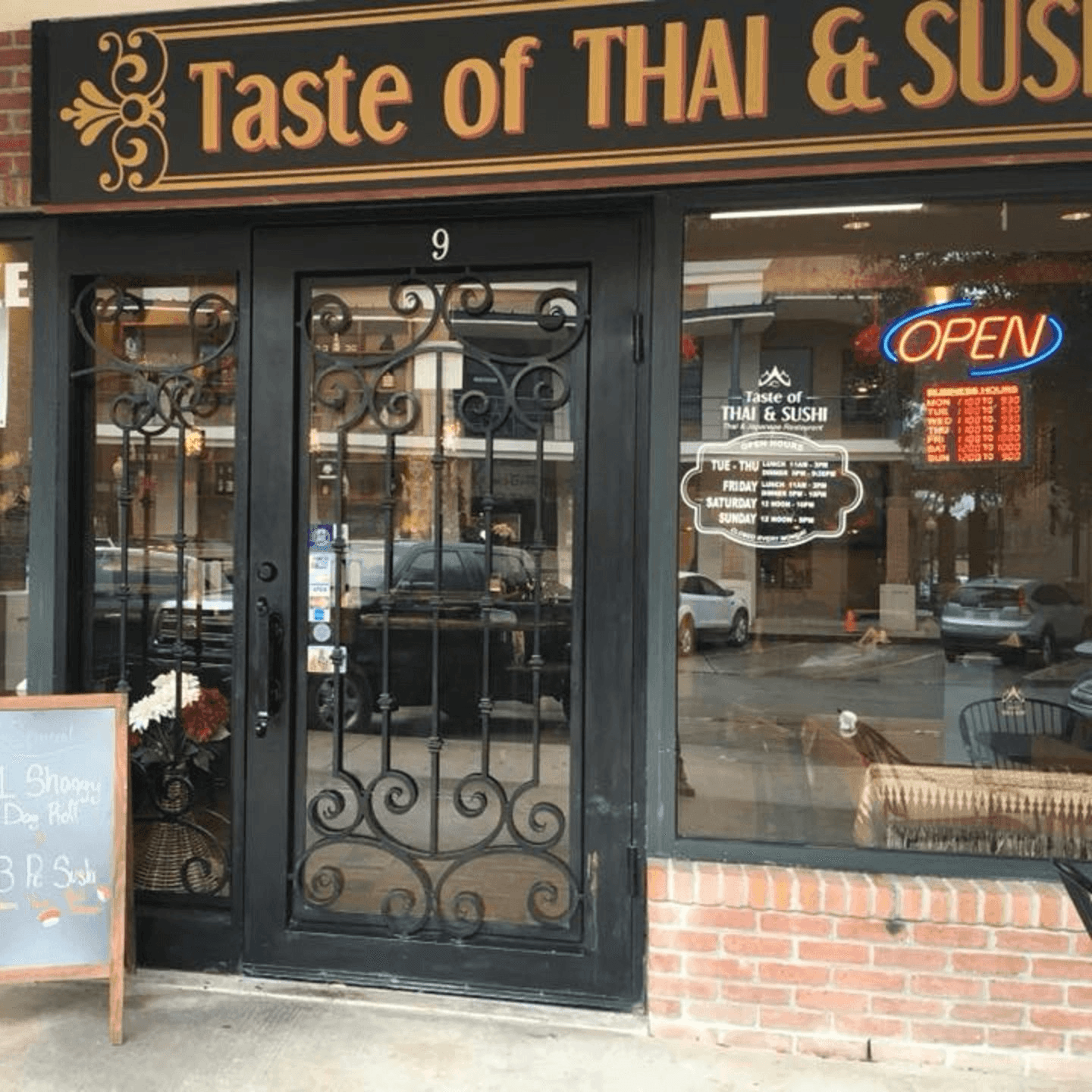 Your Go-To Spot of Thai & Sushi in Kingwood 🍚