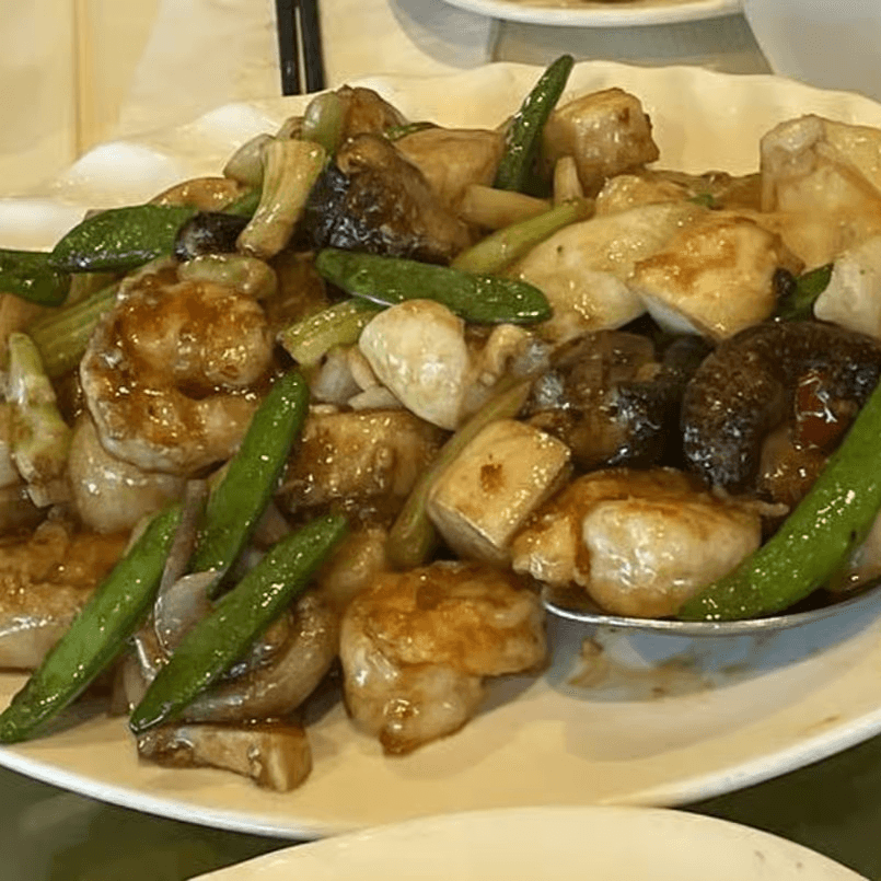 Seafood Combination on Sizzling Platter / 铁板海鲜.