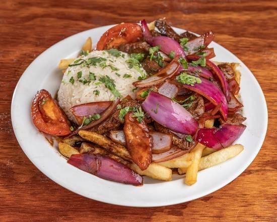 Lomo Saltado.